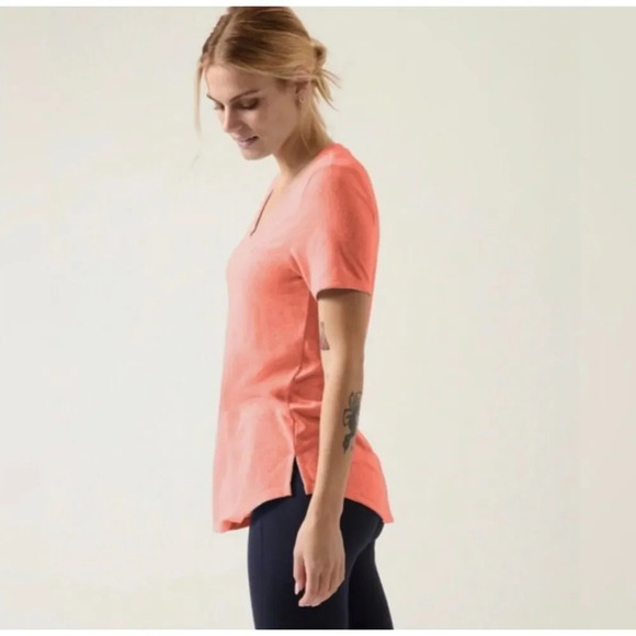 Athleta Women's Breezy Scoop V-Neck Tee Coral Size Medium Relaxed Fit Top - Picture 2 of 9